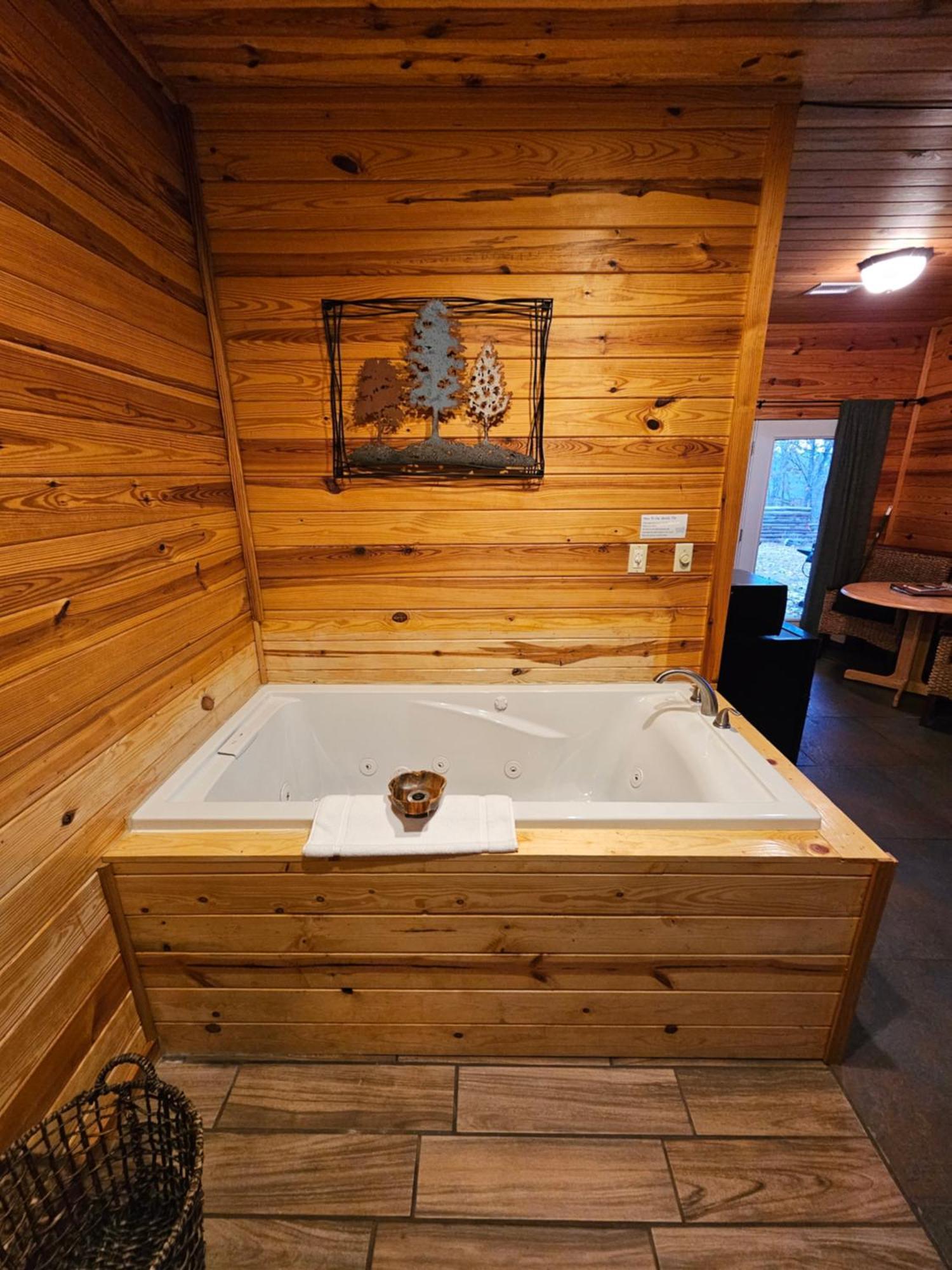 5 Min To Beaver Lake-King Bed-Fire Pit-Jetted Tub #1 Юрека Спрингс Екстериор снимка